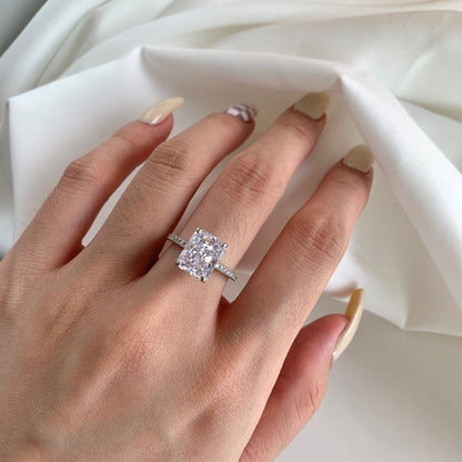 [Together]4.0 Carat Luxurious Engagement Ring