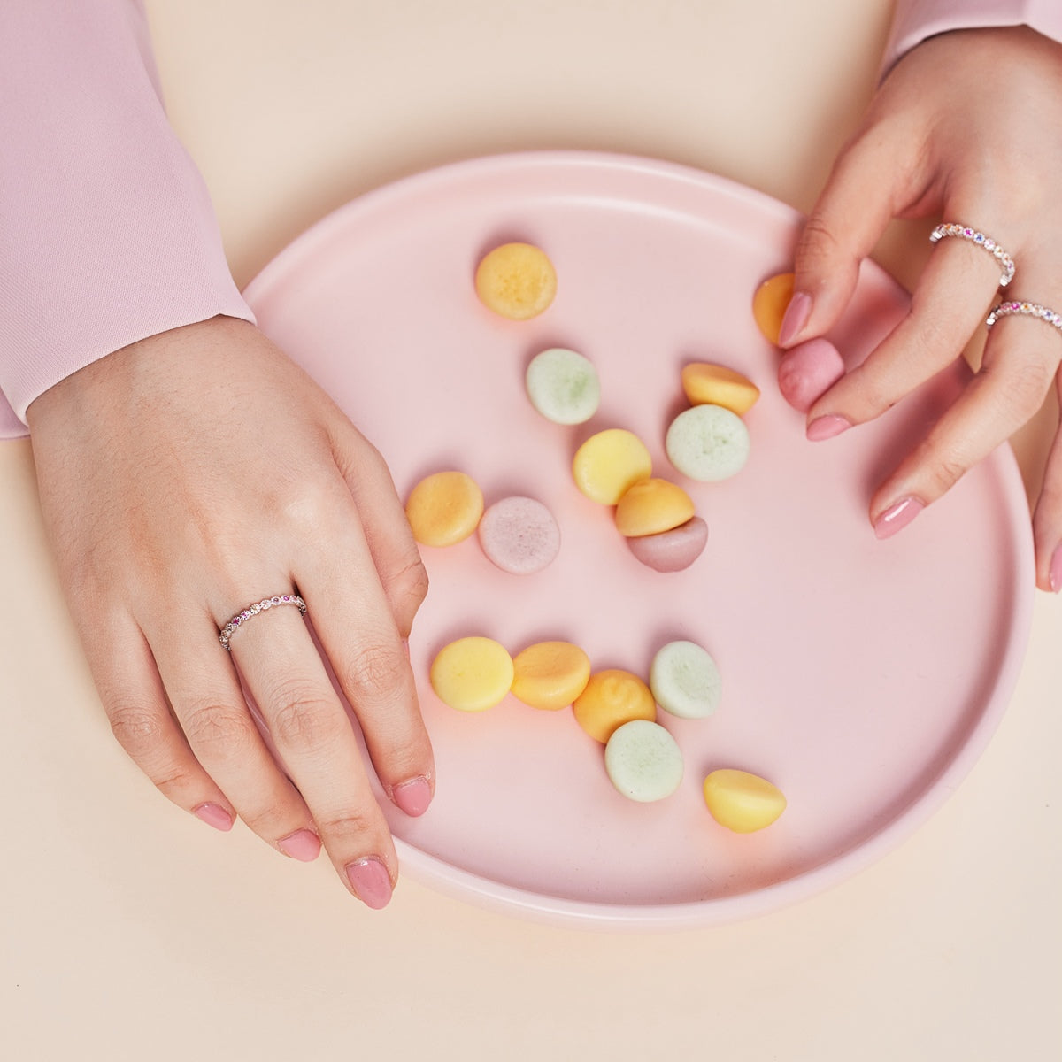 [Together]Radiant Sparkling Round Cut Daily Ring