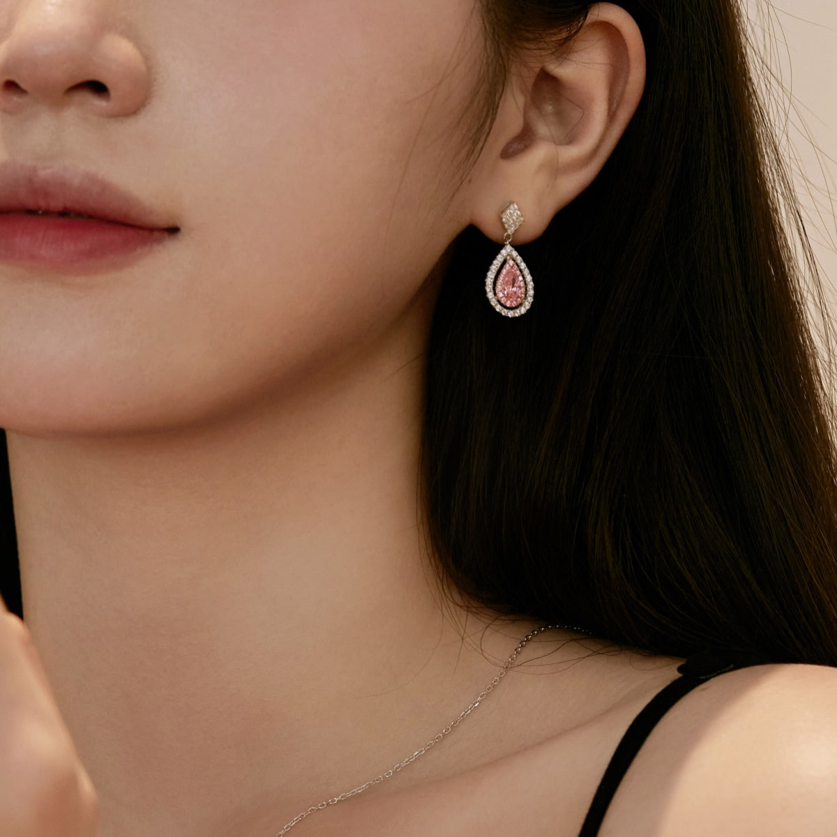 [Together]Ornate Delicate Water Drop Shape Banquet Earrings